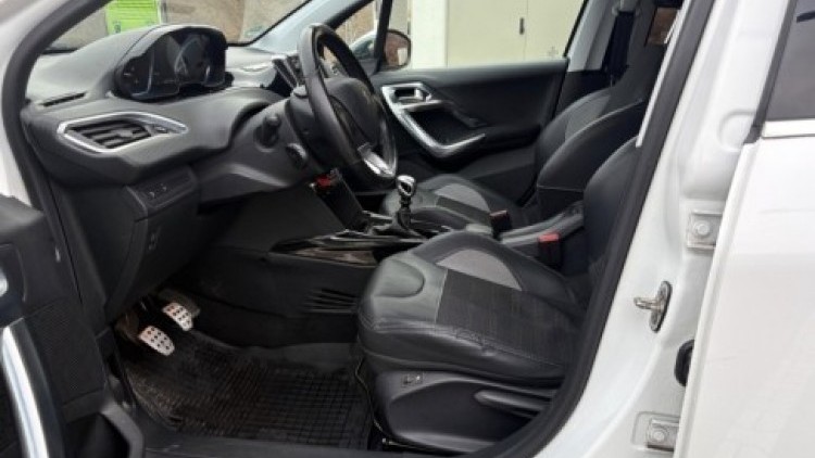 Peugeot 2008 1.6 HDI ALLURE