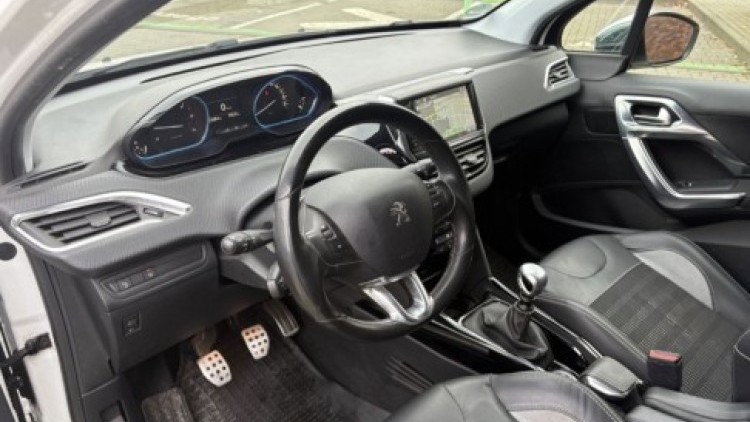 Peugeot 2008 1.6 HDI ALLURE