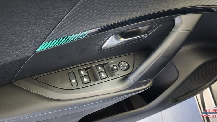 Peugeot 2008 1.5 BLUE HDI ALLURE