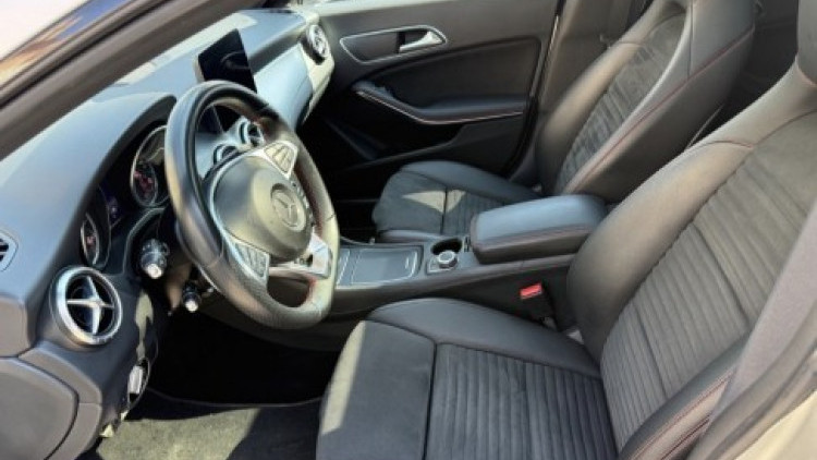 Mercedes-Benz Classe CLA 200 CDI PACK AMG