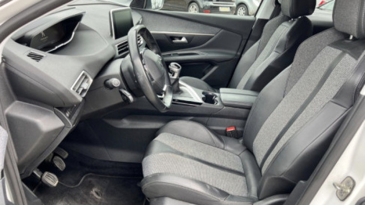 Peugeot 3008 1.5 HDI ALLURE