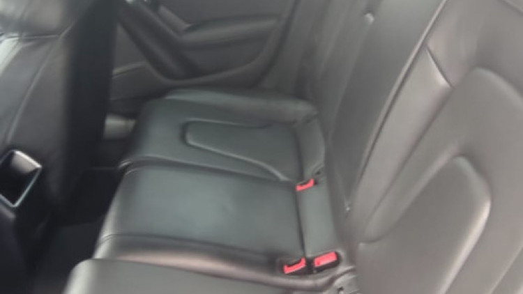 Audi A4 Avant 2.0 TDI S LINE