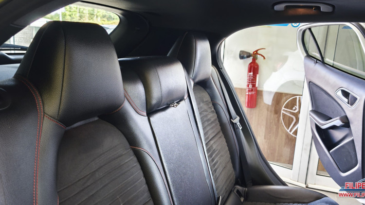 Mercedes-Benz Classe GLA 220 CDI 4 MATIC
