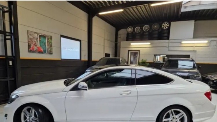 Mercedes-Benz Classe C 220 COUPE PACK AMG