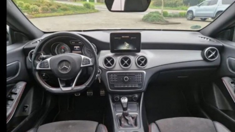 Mercedes-Benz Classe CLA 200 PACK AMG