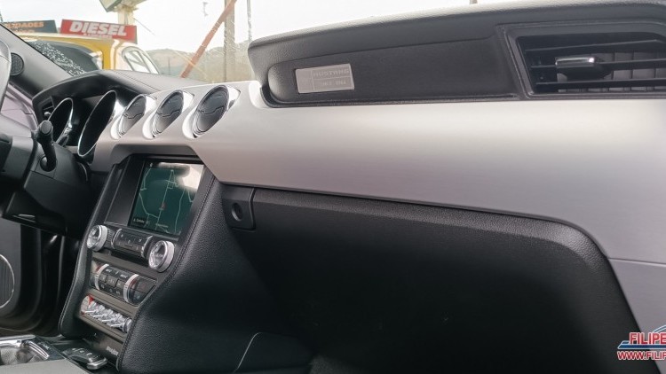 Ford Mustang 2.3 TURBO ECO BOOST