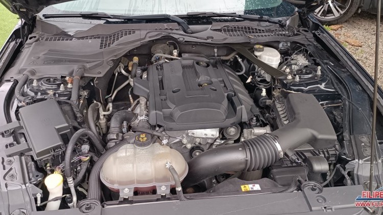 Ford Mustang 2.3 TURBO ECO BOOST