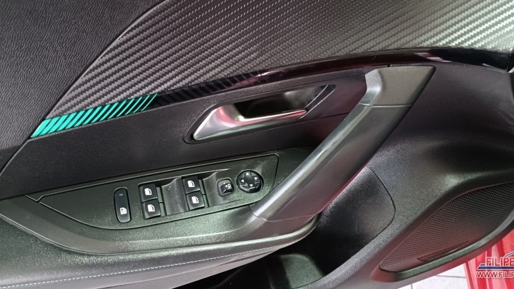 Peugeot 2008 BLUE HDI ALLURE PACK EAT8