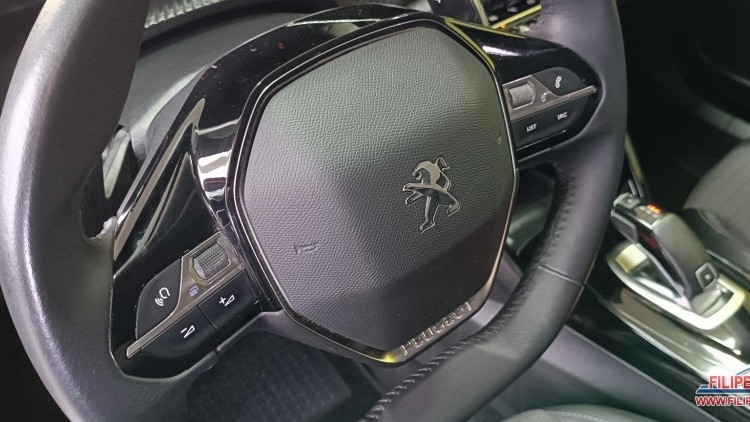 Peugeot 2008 BLUE HDI ALLURE PACK EAT8